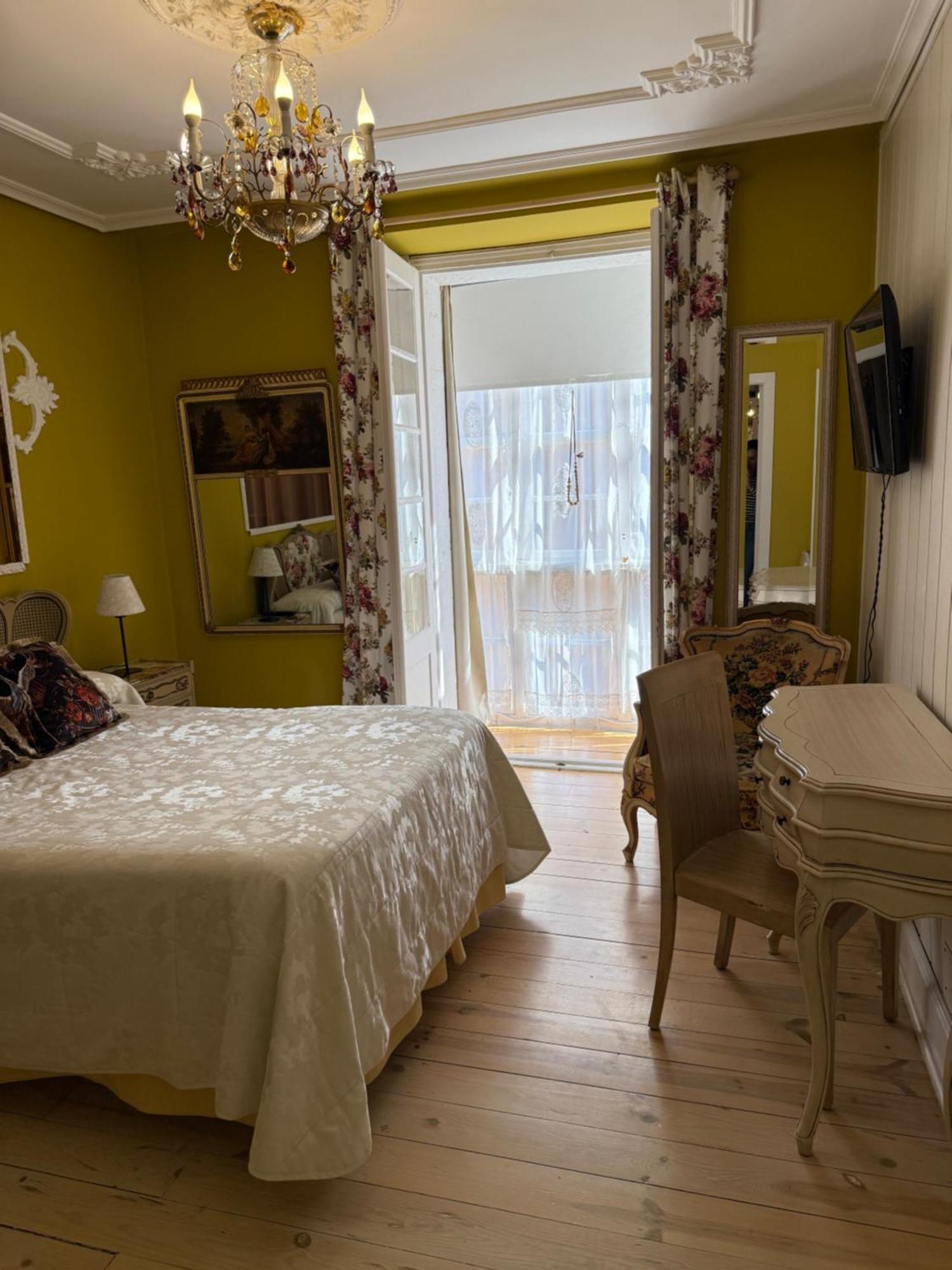 טורלאבגה Hostal Boutique Puerta Del Sol מראה חיצוני תמונה